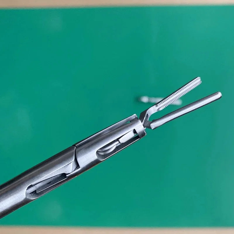 Bulldog Vascular Clamp Forceps, Medical Grade Stainless Steel Surgical Forceps for Vascular Surgery OEM ODM Available Factory Direct Surgical Instrument
