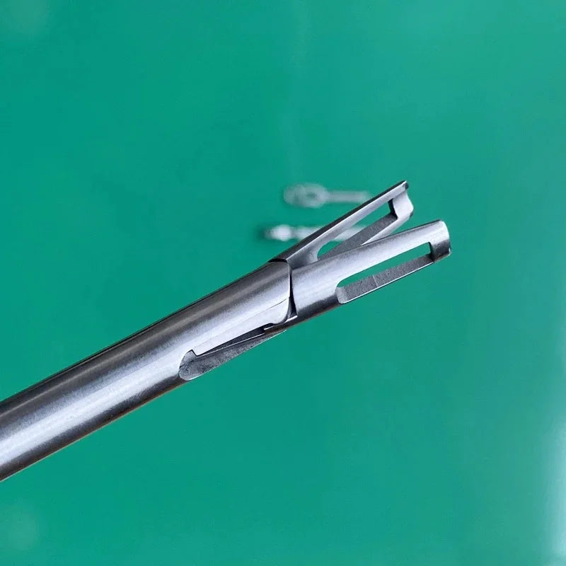 Bulldog Vascular Clamp Forceps, Medical Grade Stainless Steel Surgical Forceps for Vascular Surgery OEM ODM Available Factory Direct Surgical Instrument
